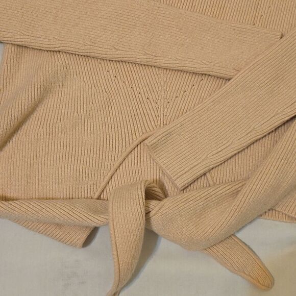 Revolve Lovers and Friends Crop Tie Front Long Sleeve Sweater xs - Picture 4 of 10